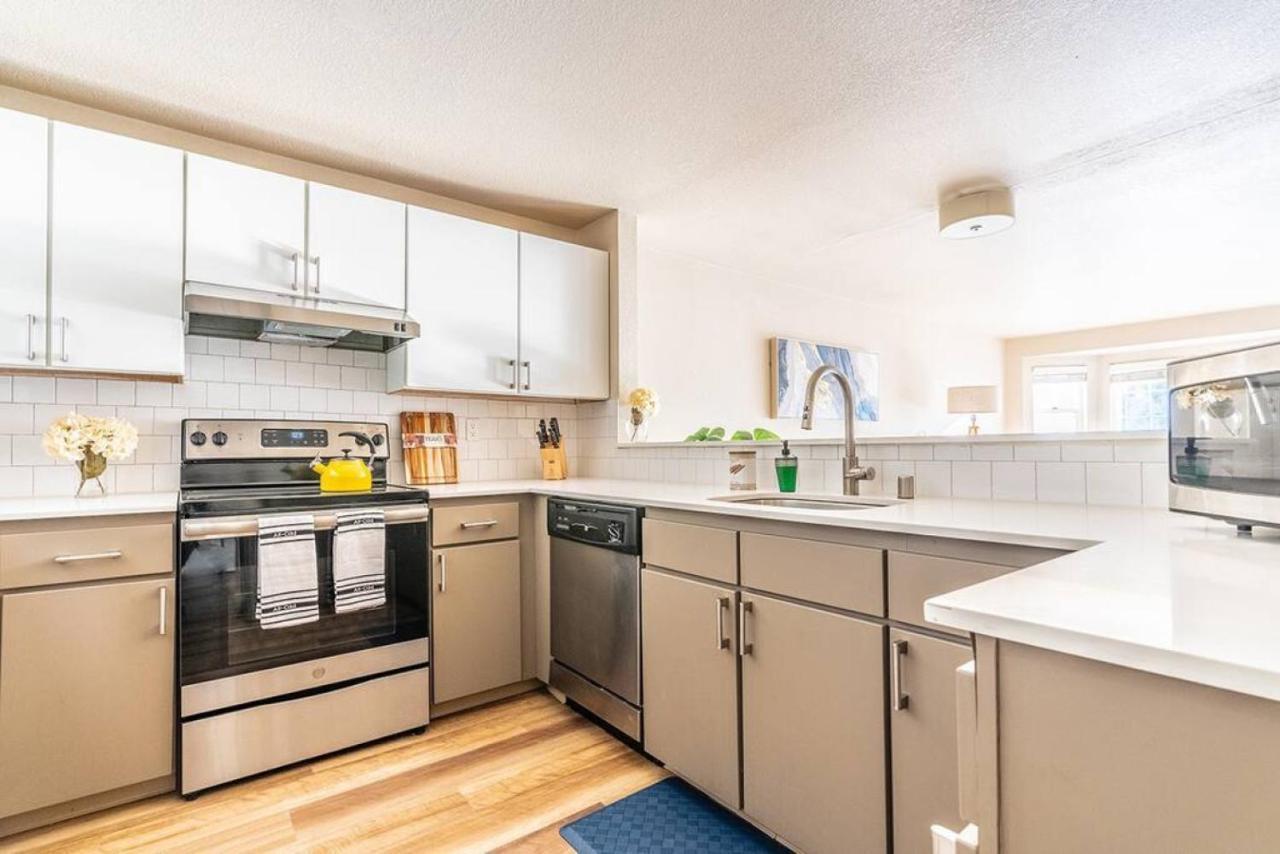 Modern And Spacious Apartment- Gym, Wifi, Free Parking Seattle Exterior foto